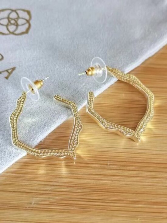 Kendra Scott Stud Earrings - Picture 1 of 3